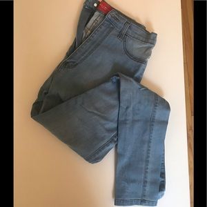 Akira light wash high wasted skinny jeggings